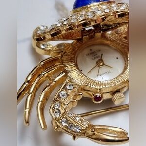 Kenneth Jay Lane: Crab blue Lapis gold/plated clear rhinestones watch brooch/pin